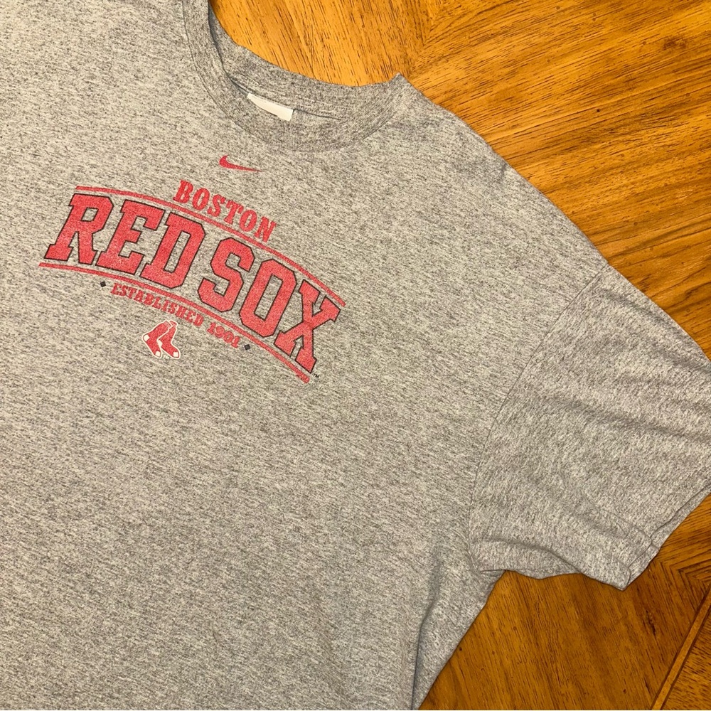 NIKE Boston Red Sox Vintage Y2K Shirt Mens XXL Gray Center Swoosh MLB Spell Out